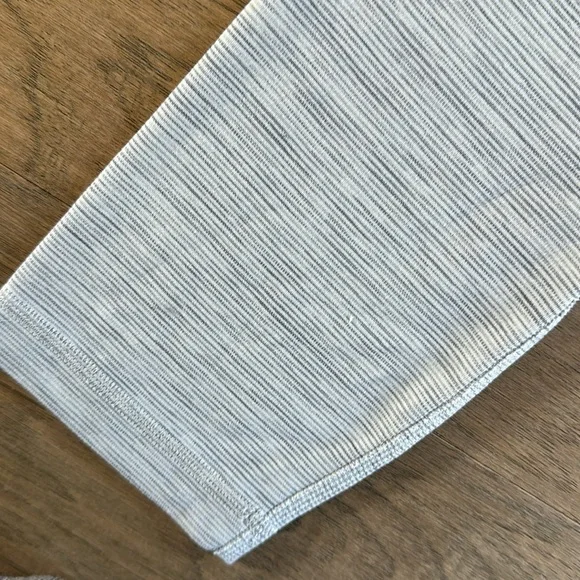 EUC Lululemon Align Crop *21" Wee Are From Space Nimbus Battleship Size 2 - Picture 10 of 11